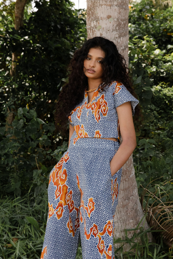 Batik Banded Crop Top In Tumbuh Indigo