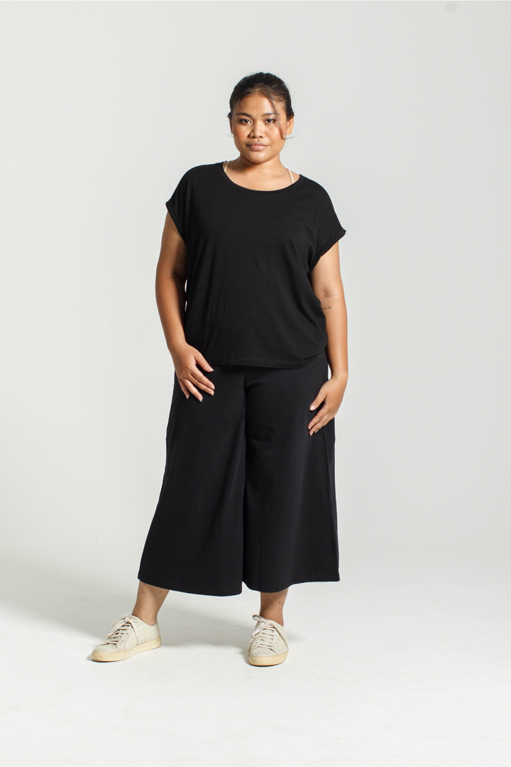 Rolled Sleeve Tee in Black