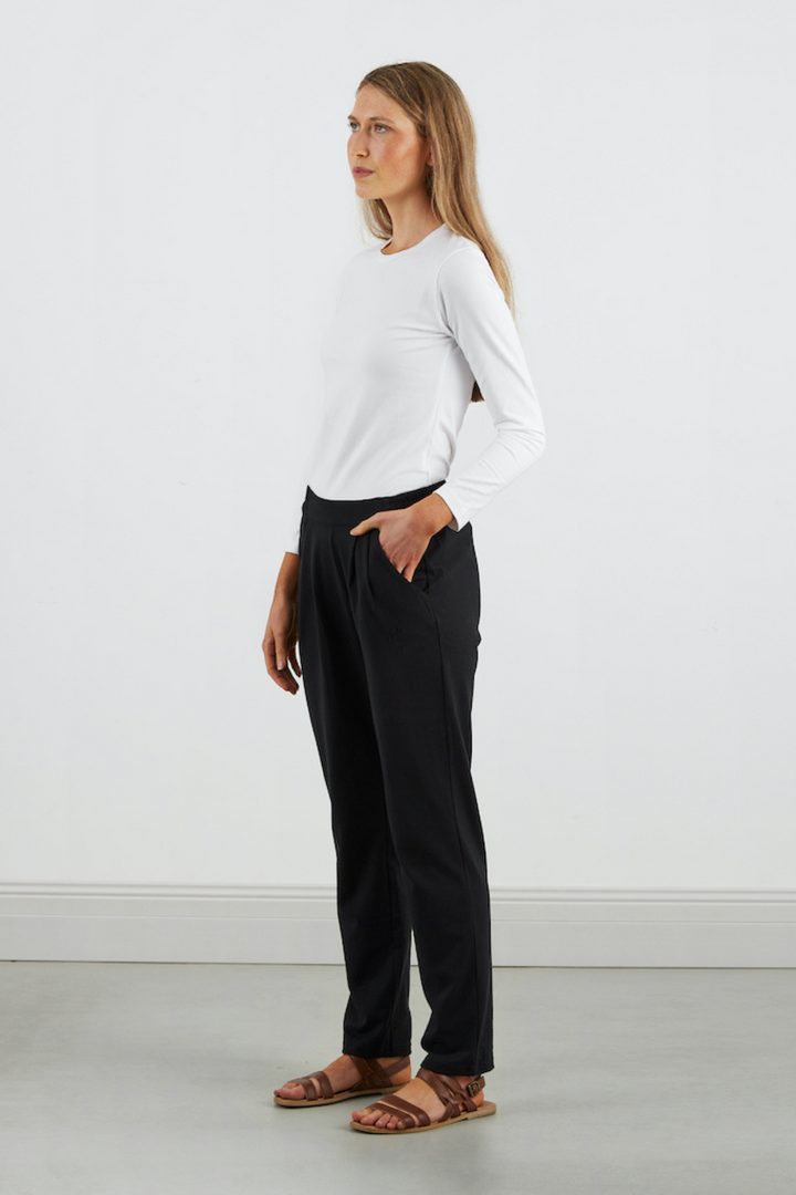 Dorsu Slouch Pant, women's sustainable fashion available on ZERRIN