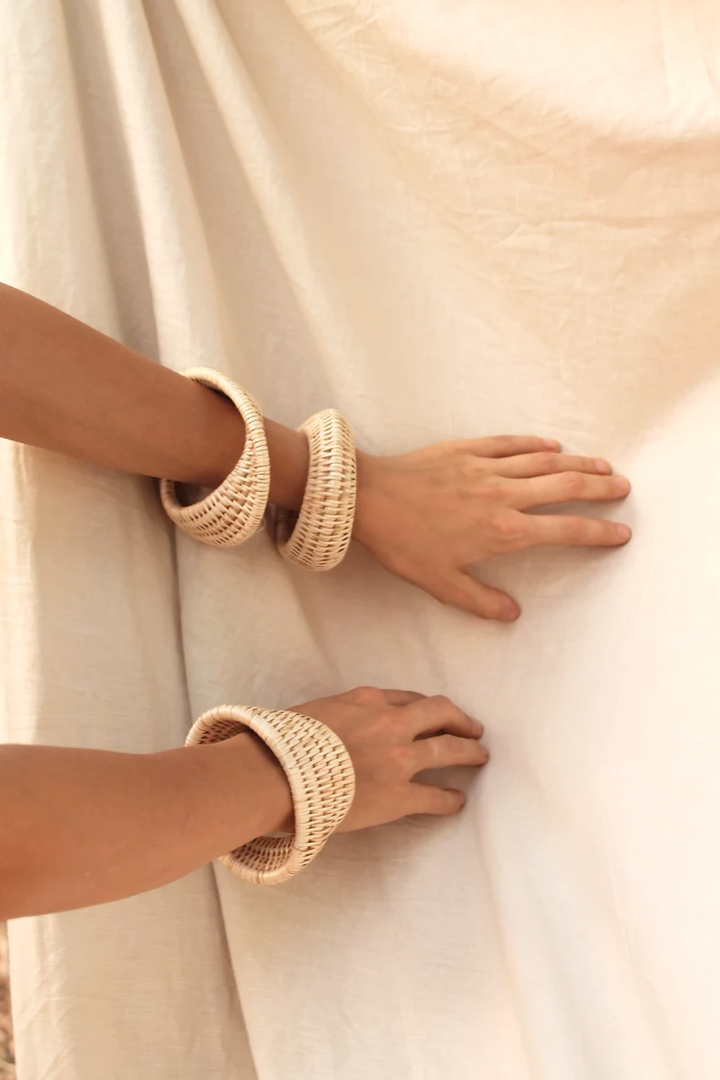 Manava Nova Bangle in Medium, available on ZERRIN with free Singapore shipping