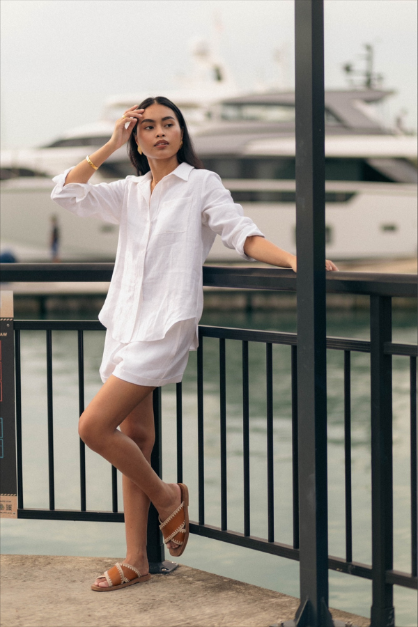 Classic Linen Shorts In White