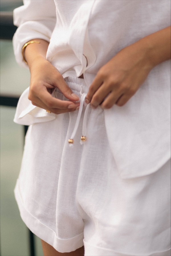 Classic Linen Shorts In White