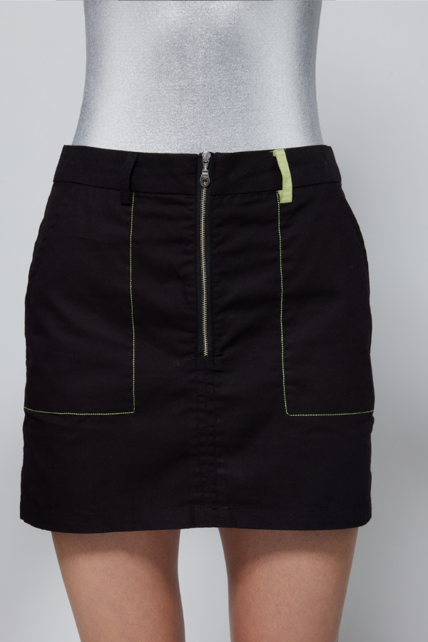 Hana Zipped Mini Skirt In Black