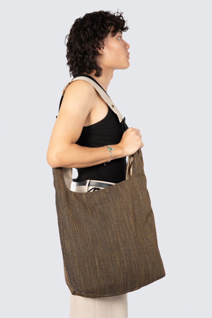 Maxi Reversible Knot Bag In Brown & Beige