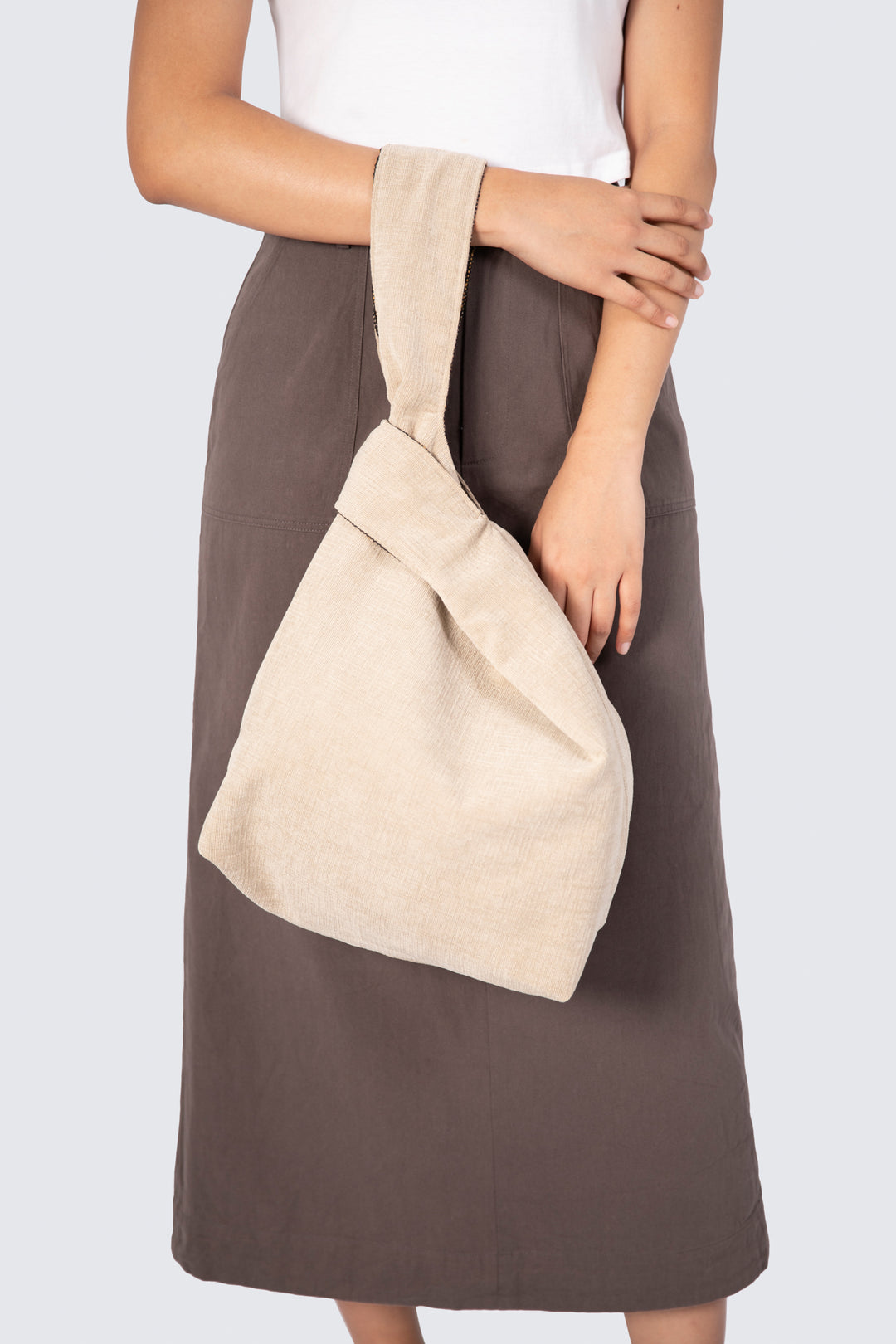 Maxi Reversible Knot Bag In Brown & Beige