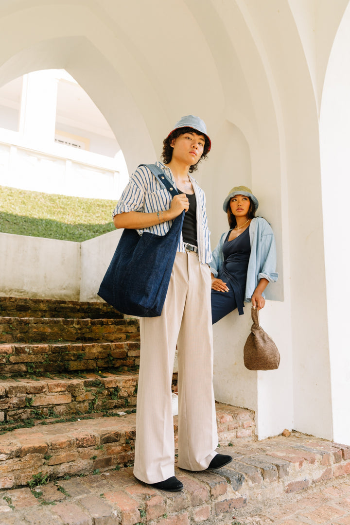 Maxi Reversible Knot Bag In Denim