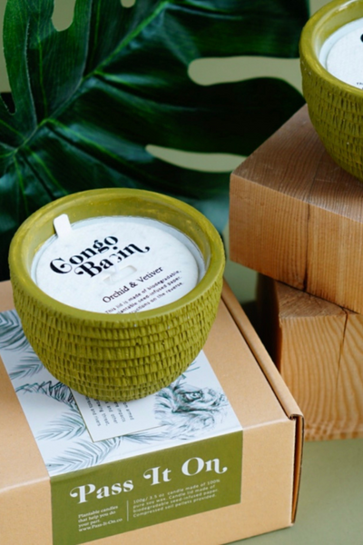 Pass It On Candle in Congo Basin (Orchid & Vetiver), available on ZERRIN 
