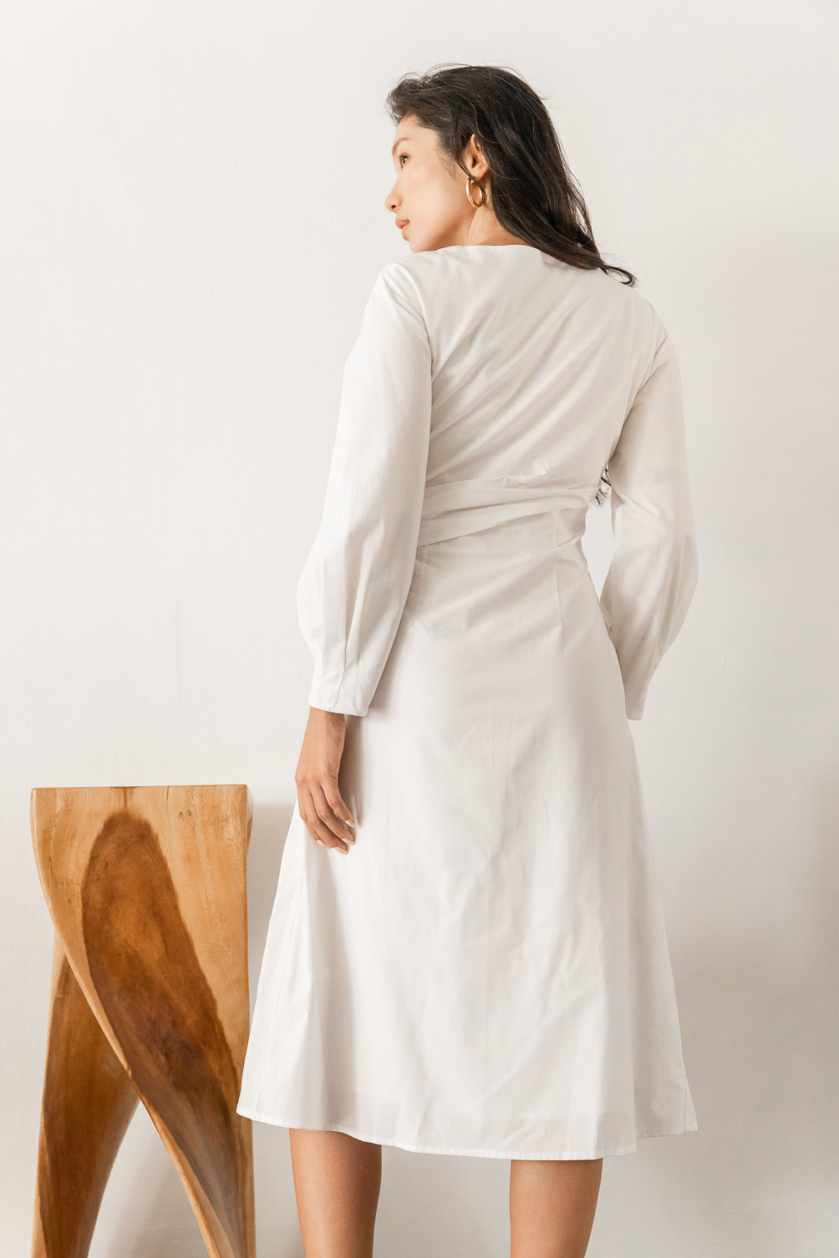 Su By Hand Vanda Dress in White, available on ZERRIN with free Singapore shipping