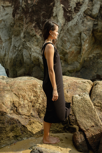Su By Hand Olivia Dress in Black, available on ZERRIN with free Singapore shipping