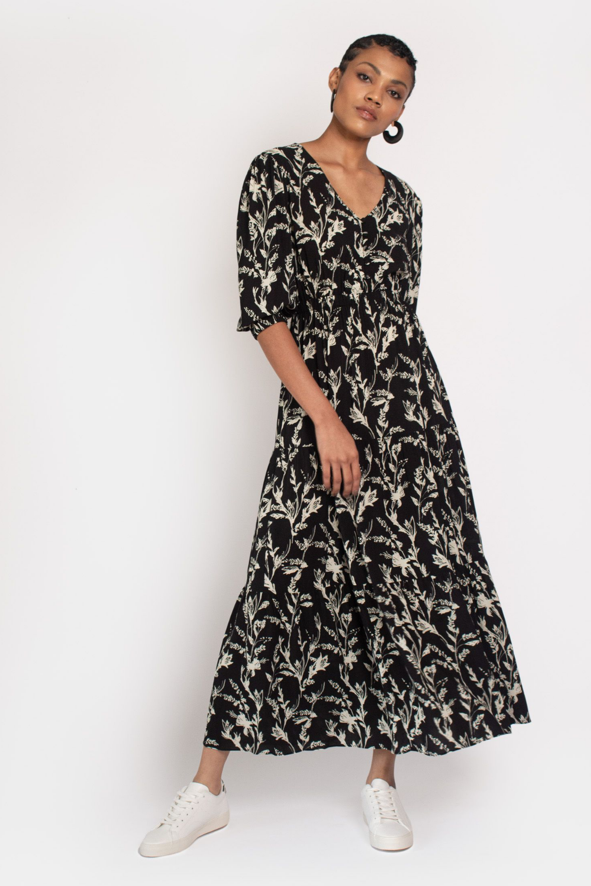 Hide the Label Kalmia Maxi in Black & White Sketch Floral | ZERRIN