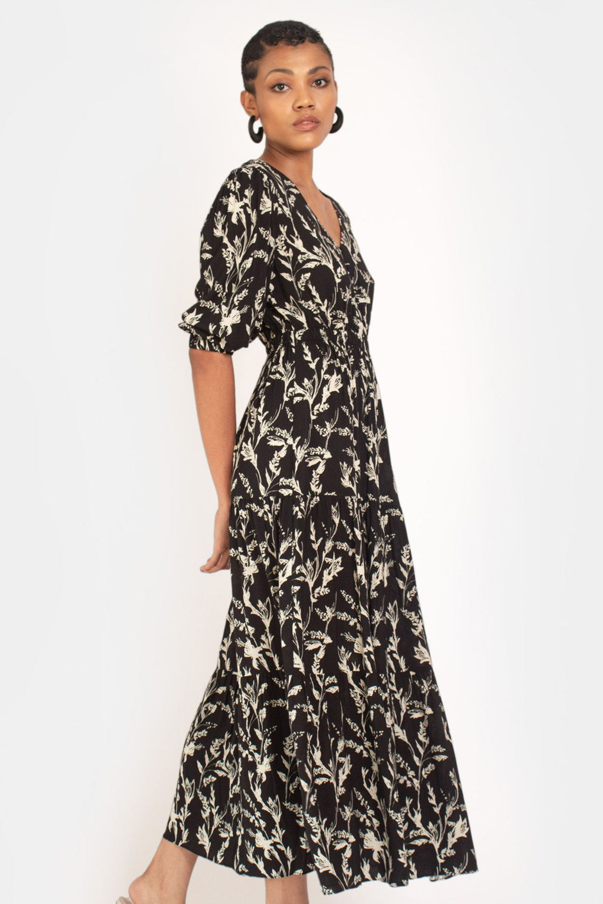 Hide the Label Kalmia Maxi in Black & White Sketch Floral | ZERRIN