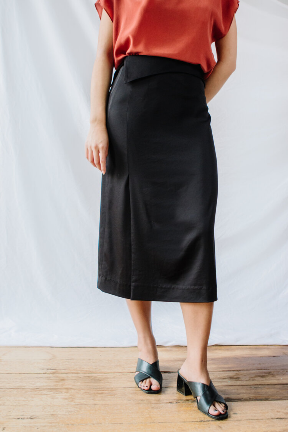 Su By Hand Anais Skirt, available on ZERRIN with free Singapore shipping