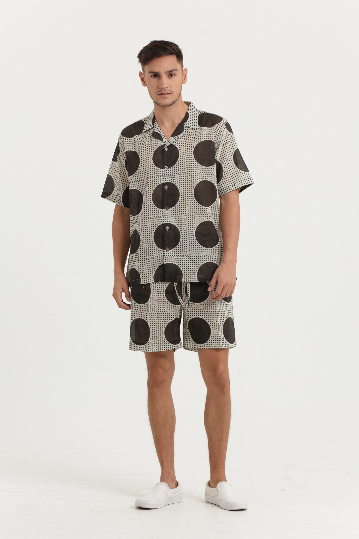 Stain Ringo Shirt in Domino, available on ZERRIN with free Singapore shipping