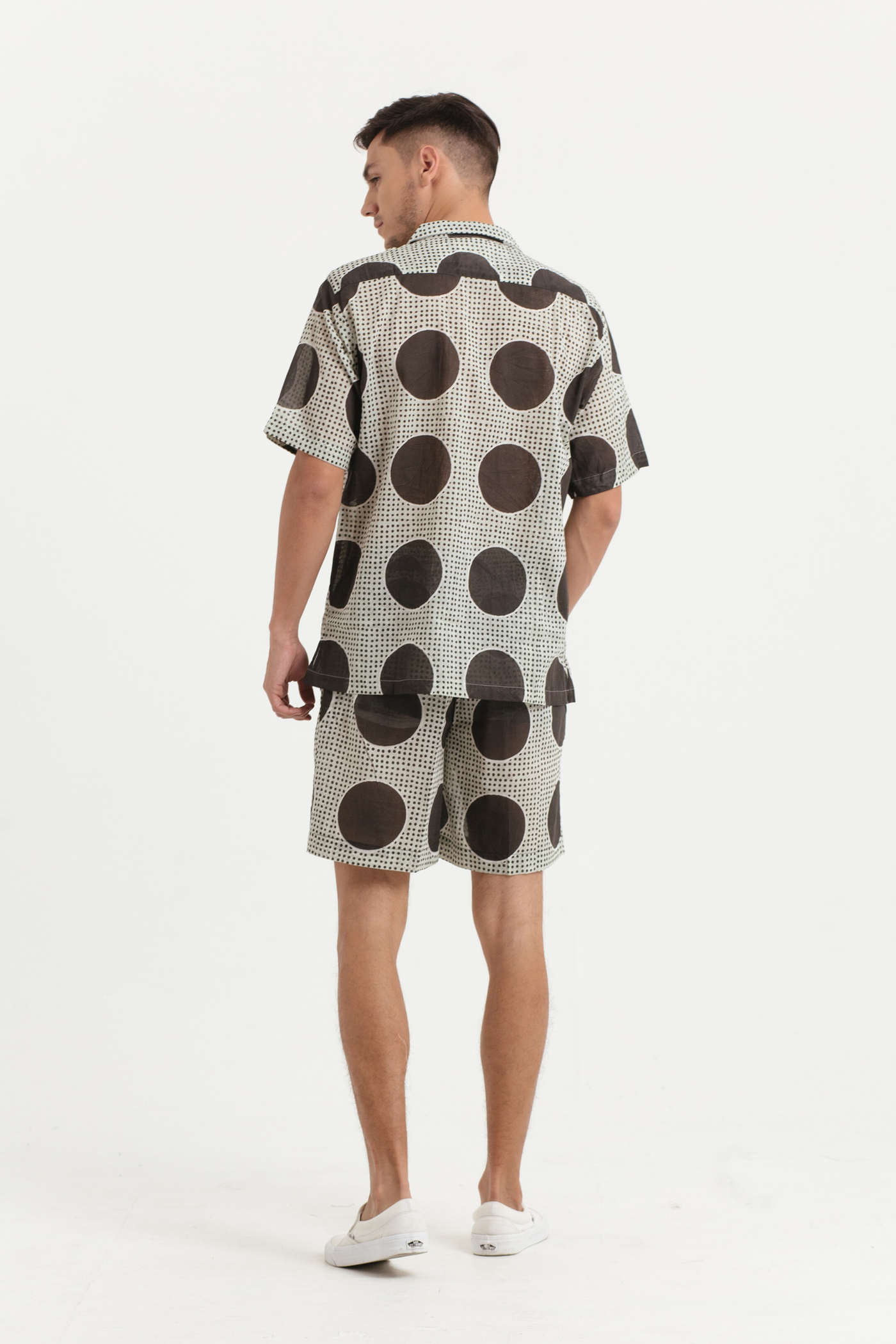Stain Ringo Shirt in Domino, available on ZERRIN with free Singapore shipping